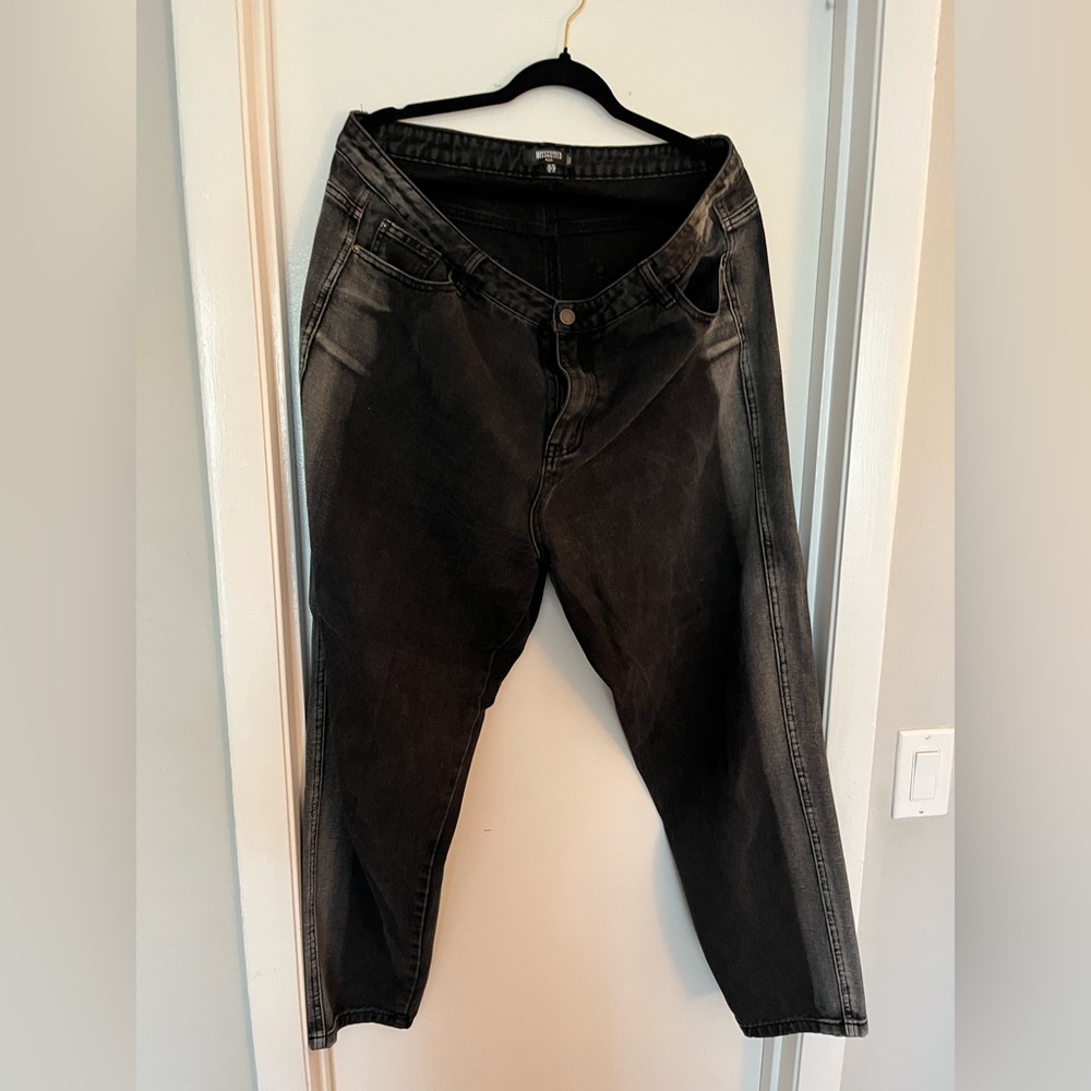 Missguided + Black Straight Leg Jeans Classic Fit